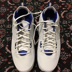 Men’s Athletic Shoes